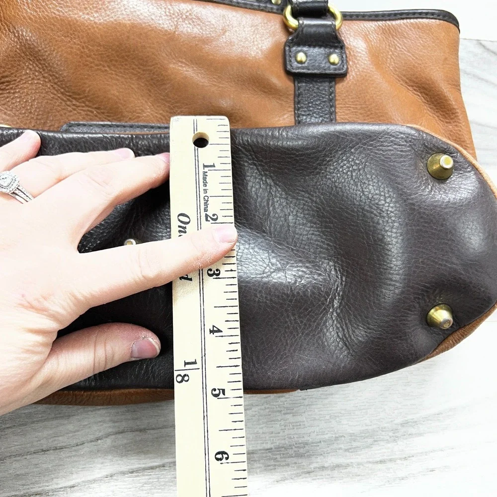 Stone Mountain‎ Leather Tote Bag Women's Brown Black Studded Detail Zip Pockets